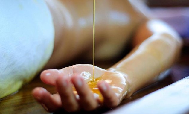 Ayurvedic Treatments. abhyanga(2)